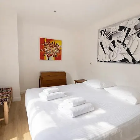 Emeraude - New - Modern - Parking - Near Villa