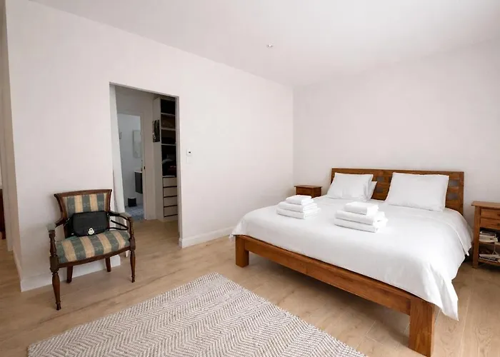 Emeraude - New - Modern - Parking - Near Villa *